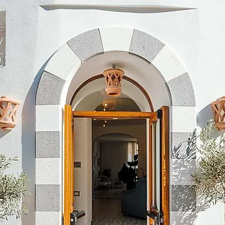 Zi'ntonio Hotel 3*